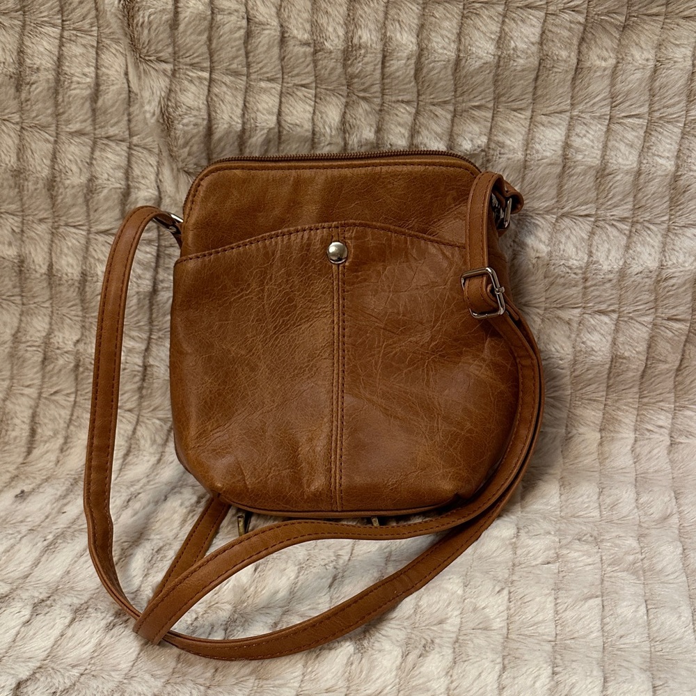 Cal-Wyn Elegant Brown Leather Crossbody Bag